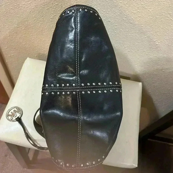 Michael Kors studded black leather hobo bag with dust bag - Picture 4 of 11